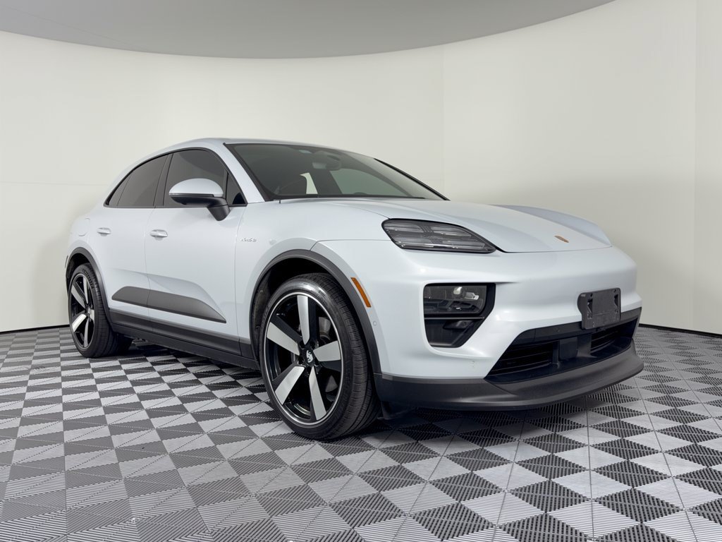 Certified 2024 Porsche Macan 4 Electric AWD/4WD image 7