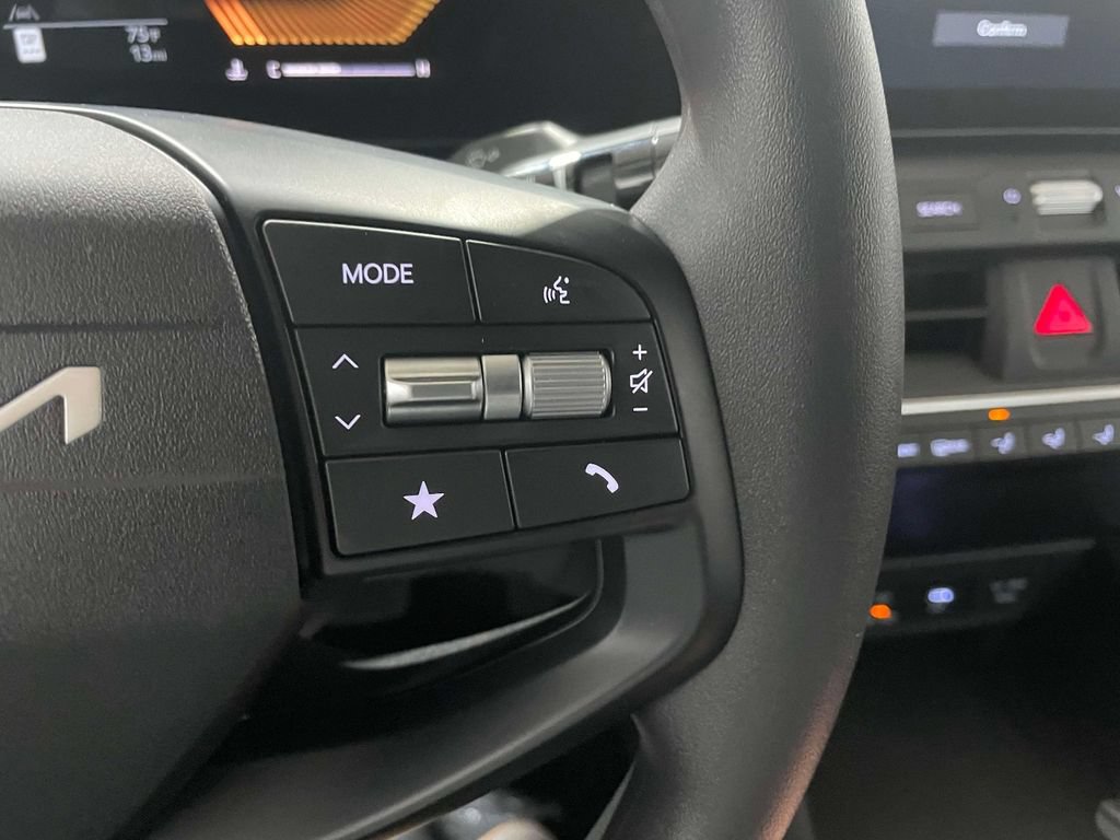 New 2026 Kia K4 FWD image 23