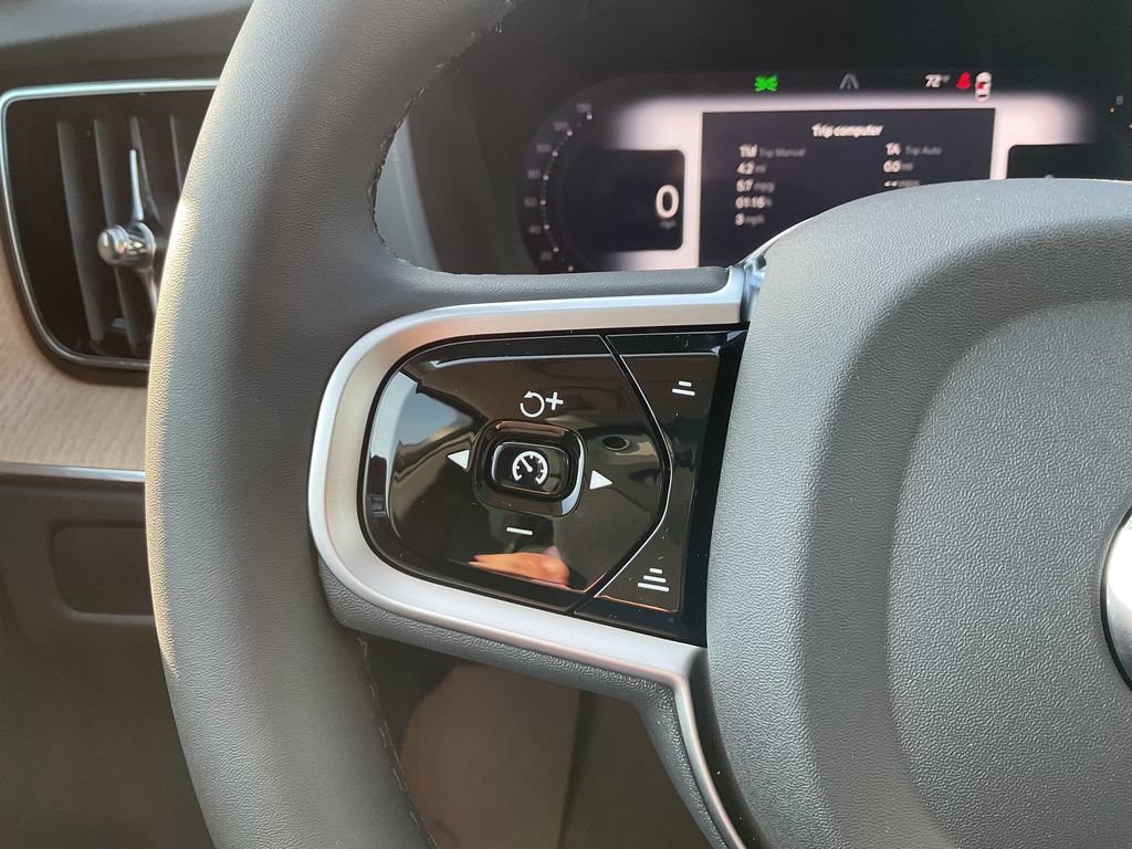 New 2026 Volvo XC60 B5 Plus w/ Protection Package Premier AWD/4WD image 20