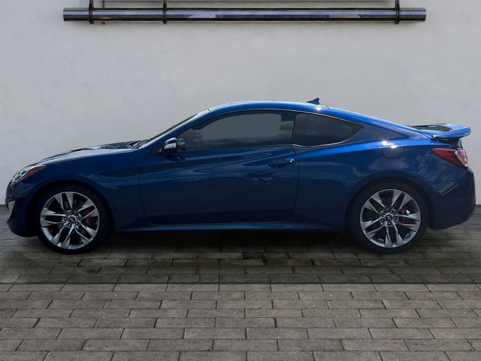 Used 2015 Hyundai Genesis 3.8 RWD image 6