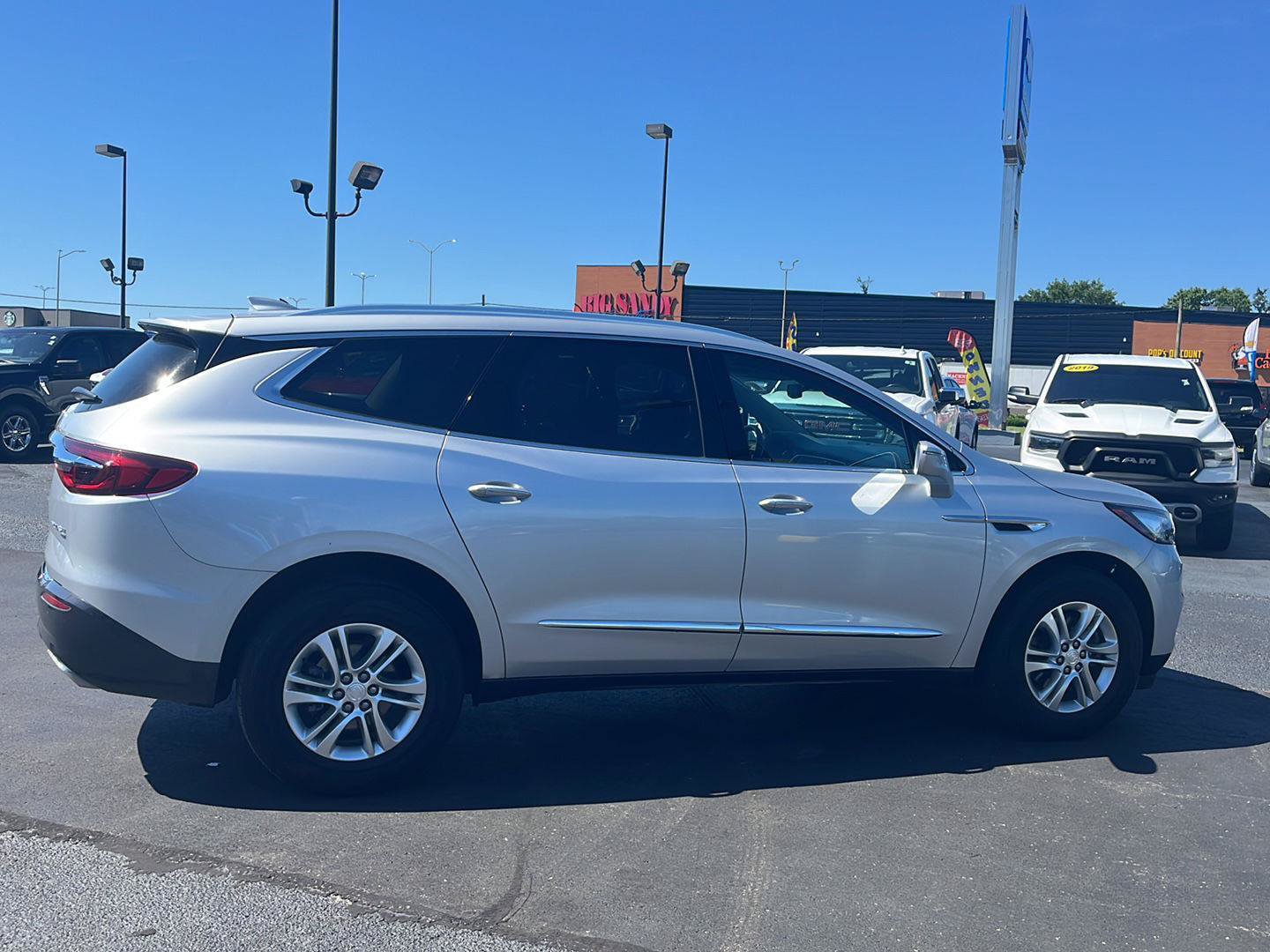 Used 2019 Buick Enclave Essence AWD/4WD image 6