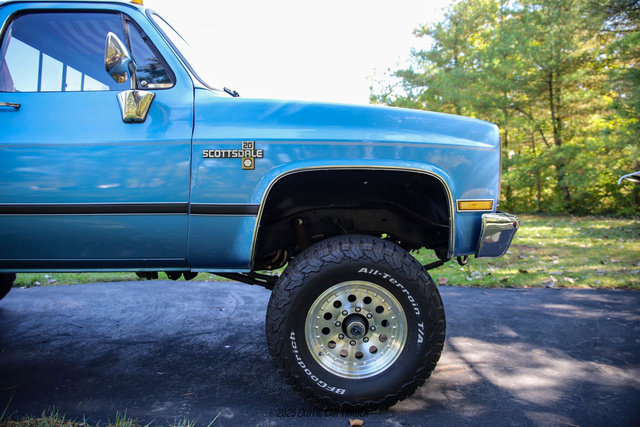 Used 1987 Chevrolet C/K Truck 2500 image 11