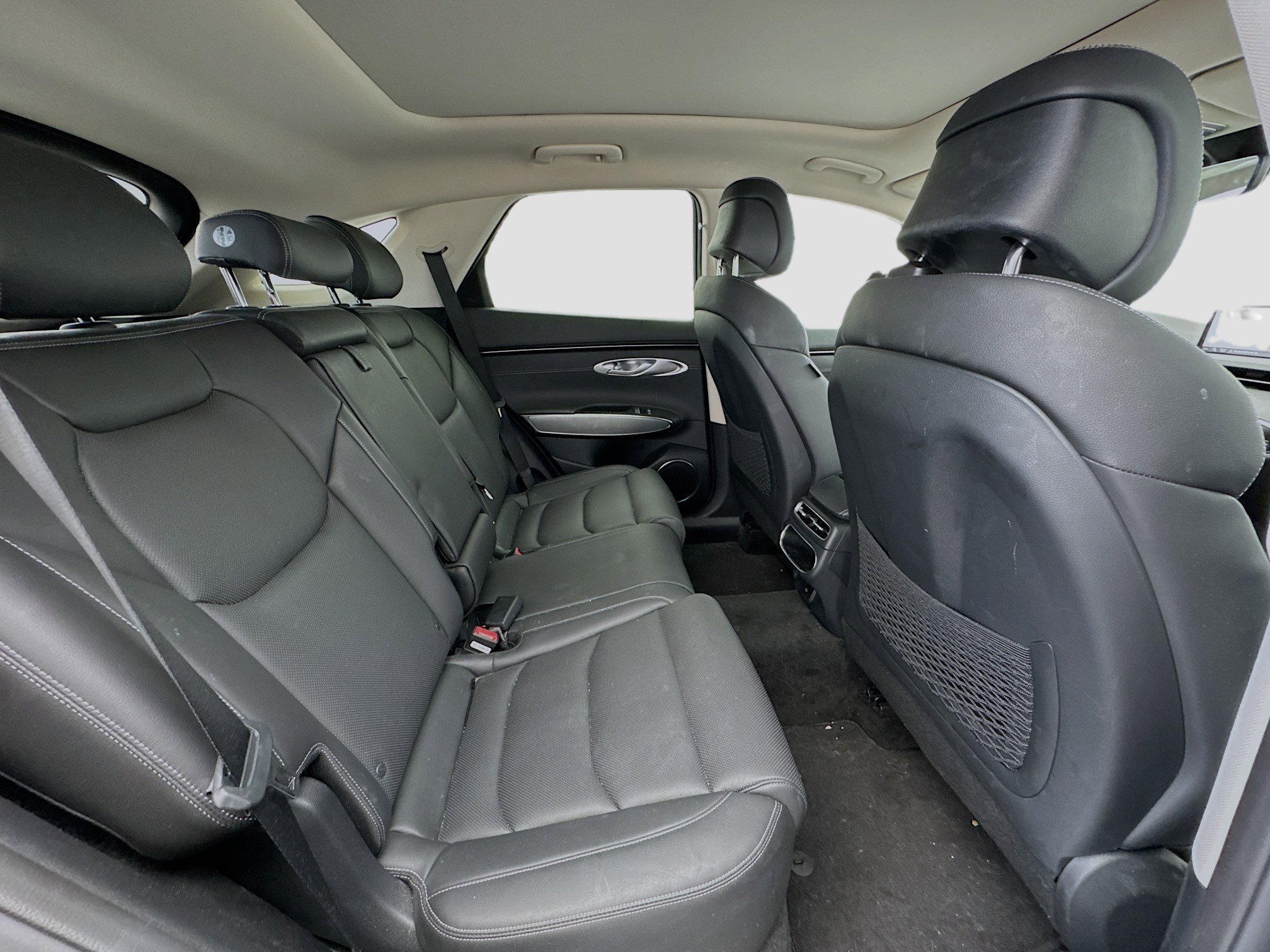 Used 2024 Genesis GV70 2.5T w/ Select Package image 18