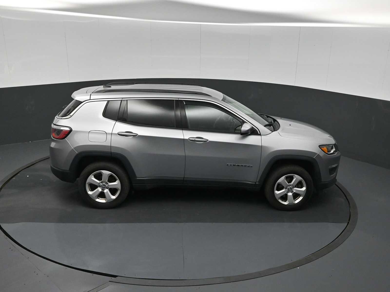 Used 2018 Jeep Compass Latitude w/ Popular Equipment Group AWD/4WD image 48