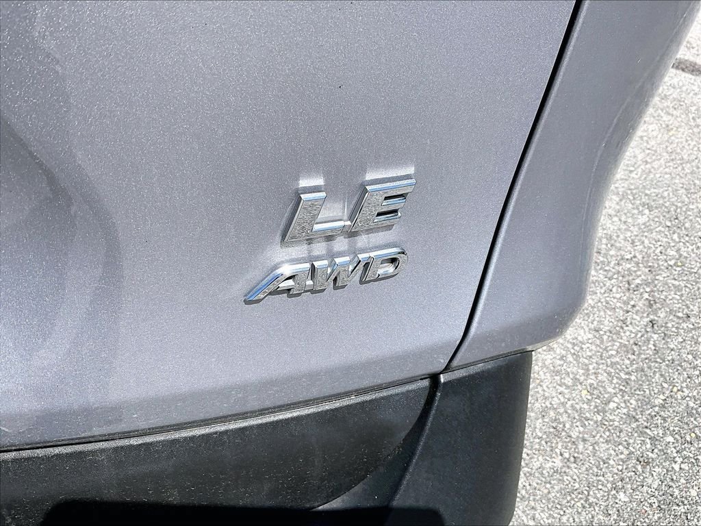 Used 2024 Toyota RAV4 LE AWD/4WD image 28
