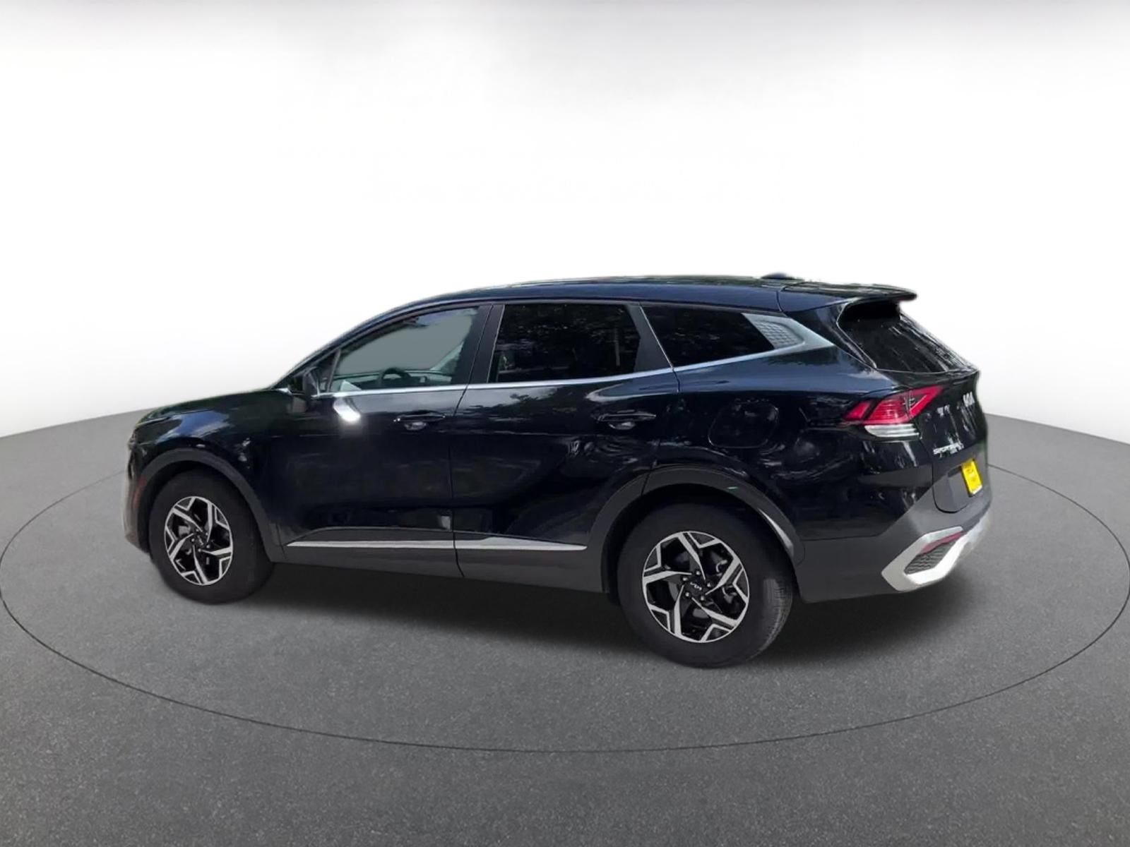 Used 2025 Kia Sportage LX FWD image 10