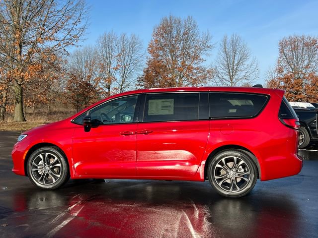 New 2026 Chrysler Pacifica Select image 46