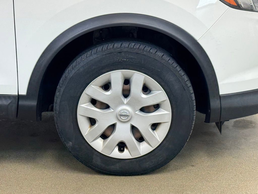 Used 2016 Nissan Rogue S w/ Appearance Package image 4