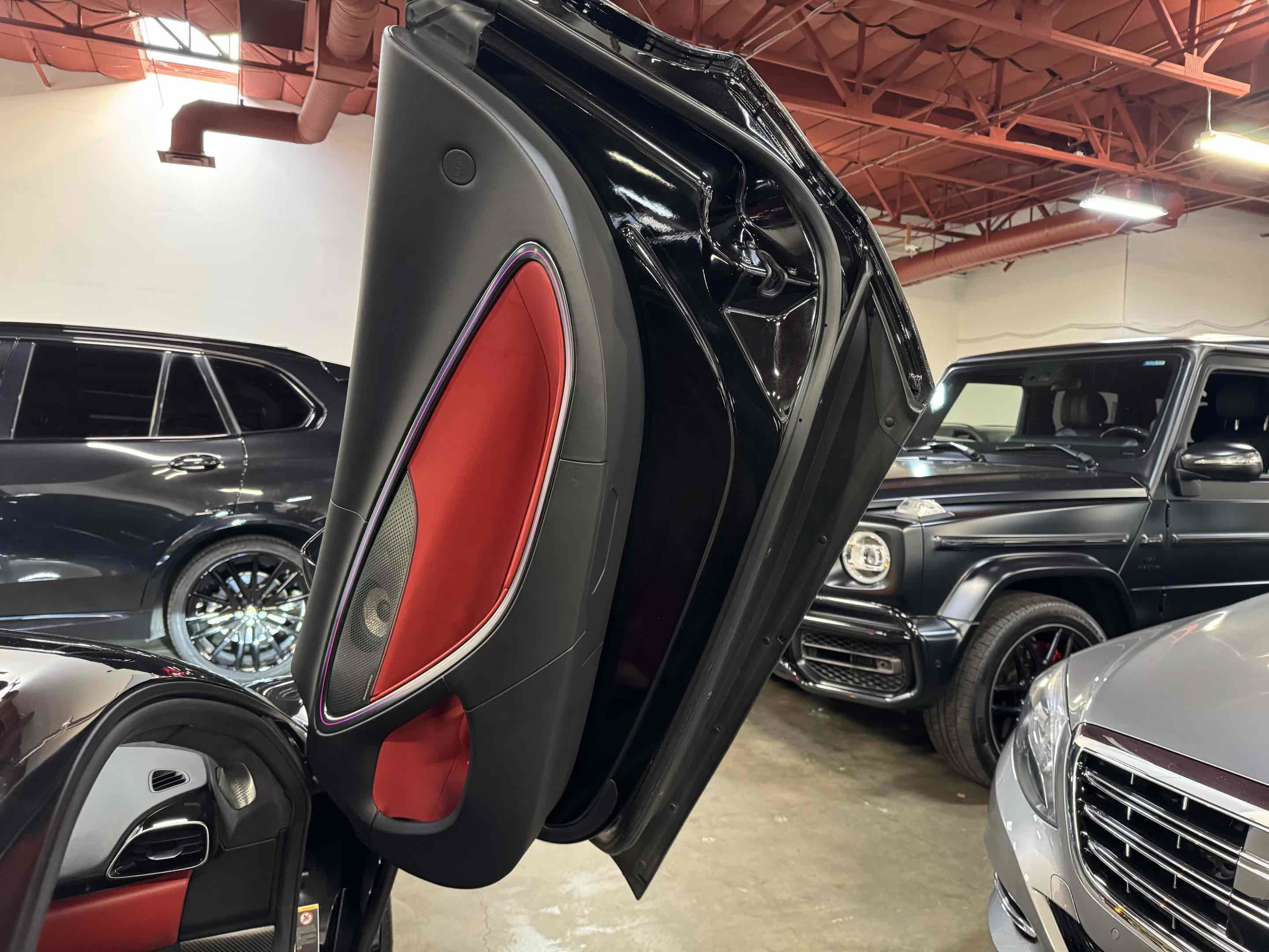 Used 2023 McLaren Artura image 31