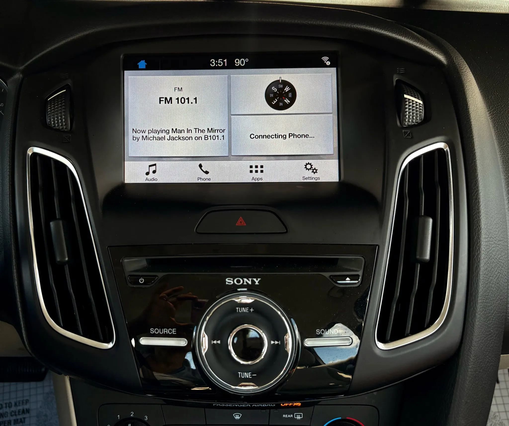 Used 2016 Ford Focus SE w/ SE Power Seat Package image 24