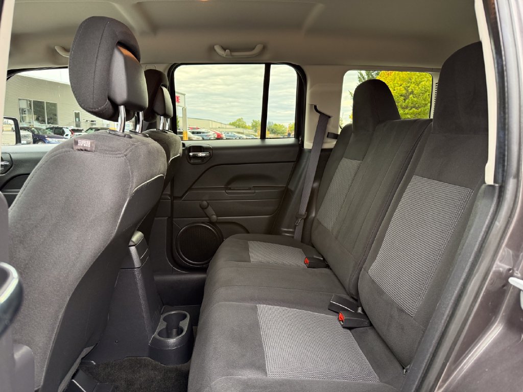 Used 2016 Jeep Patriot Sport FWD image 15
