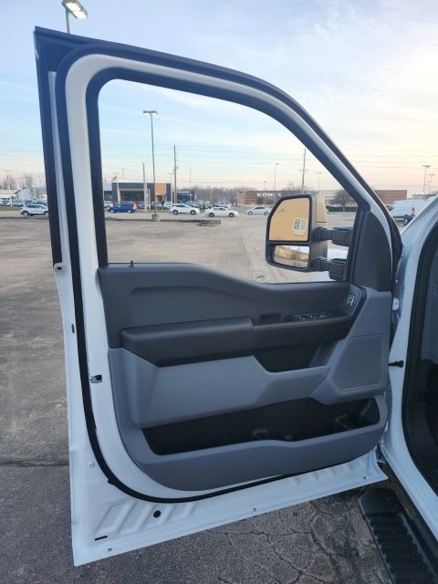 New 2026 Ford F350 XL w/ XL Chrome Package image 36