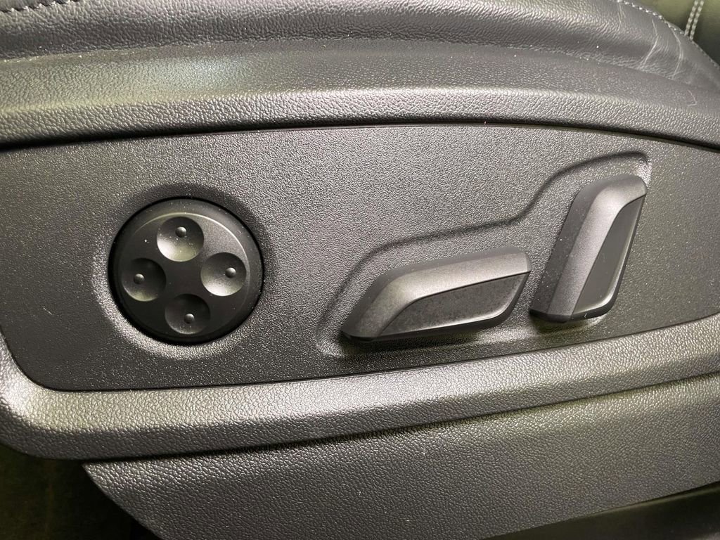 Certified 2023 Audi Q5 2.0T Premium w/ Convenience Package image 17