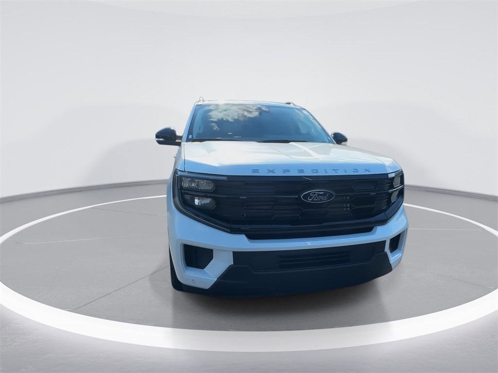 New 2025 Ford Expedition Active image 3