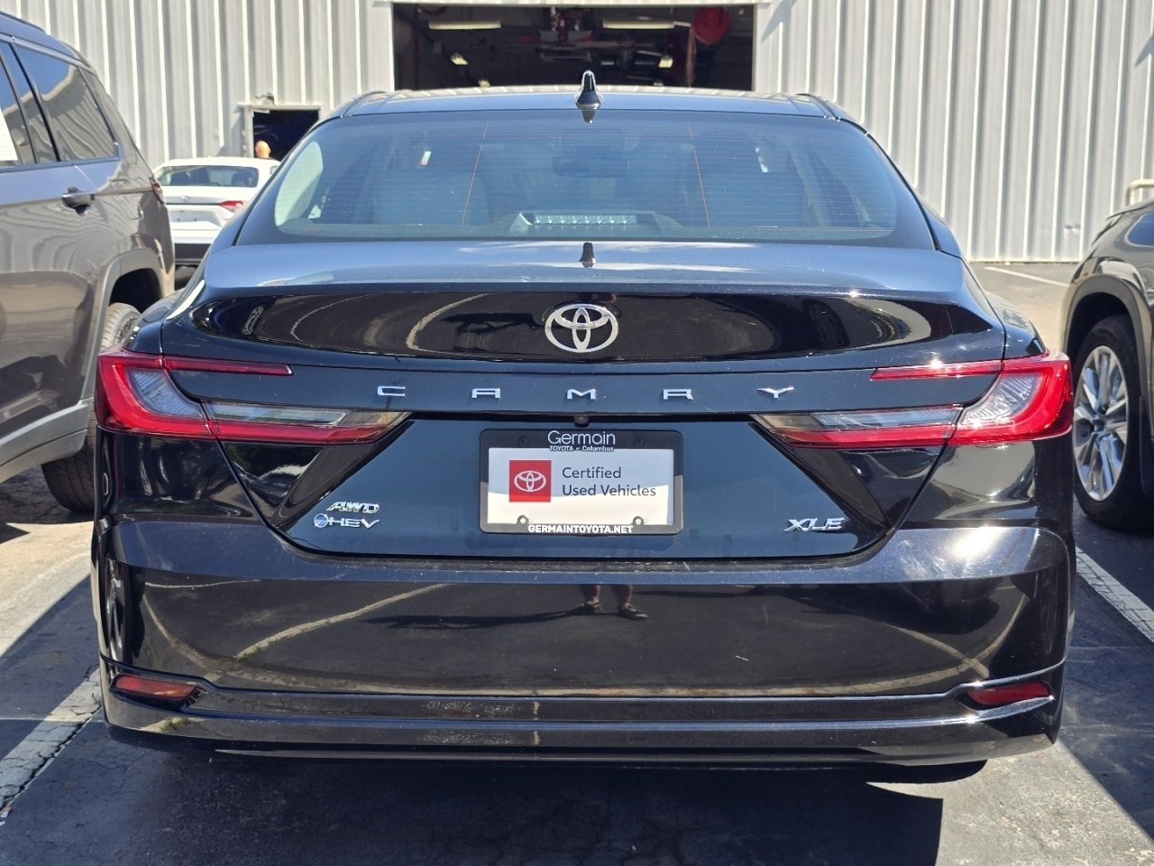Used 2025 Toyota Camry XLE AWD/4WD image 6