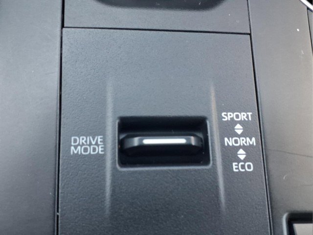 Used 2020 Toyota Highlander XLE image 18