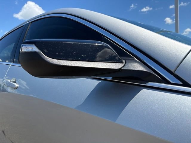 Used 2018 Chevrolet Malibu LT w/ Leather Package FWD image 5