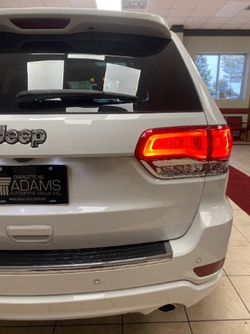 Used 2017 Jeep Grand Cherokee Overland RWD image 11