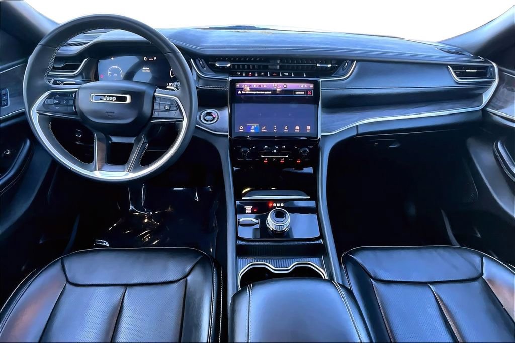 Used 2024 Jeep Grand Cherokee L Limited w/ Luxury Tech Group II AWD/4WD image 14