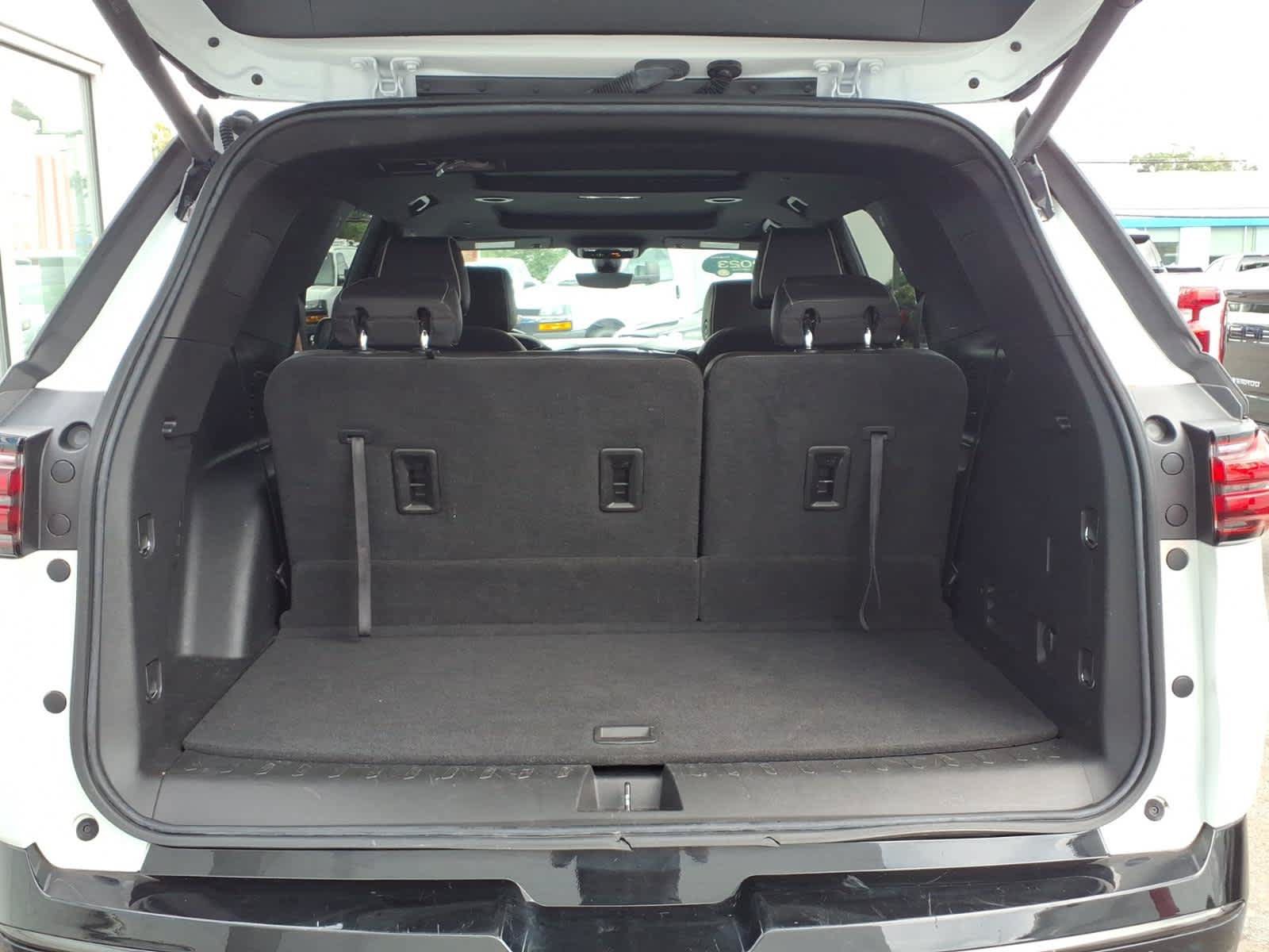 Certified 2023 Chevrolet Traverse Premier w/ Redline Edition AWD/4WD image 19