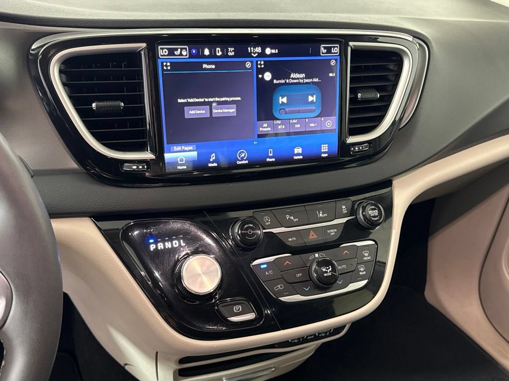 Certified 2024 Chrysler Pacifica Touring-L FWD image 23