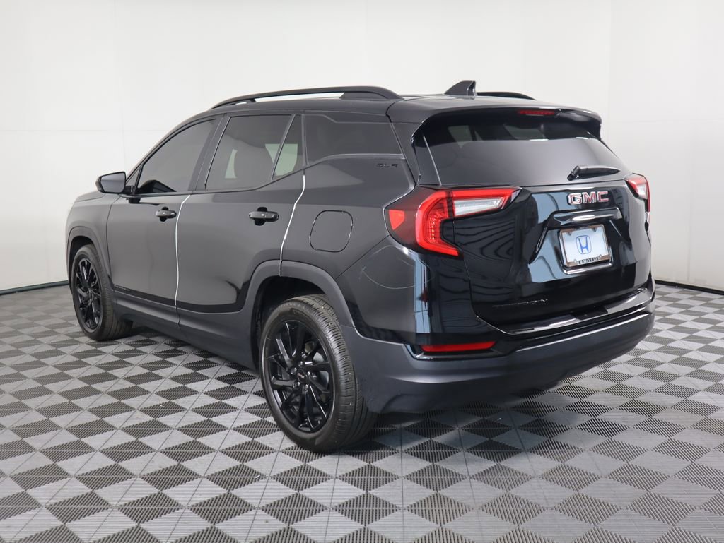 Used 2023 GMC Terrain SLE w/ Driver Convenience Package image 7
