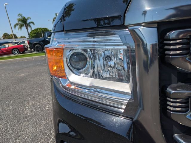 Used 2021 GMC Canyon AT4 w/ Driver Alert Package AWD/4WD image 10