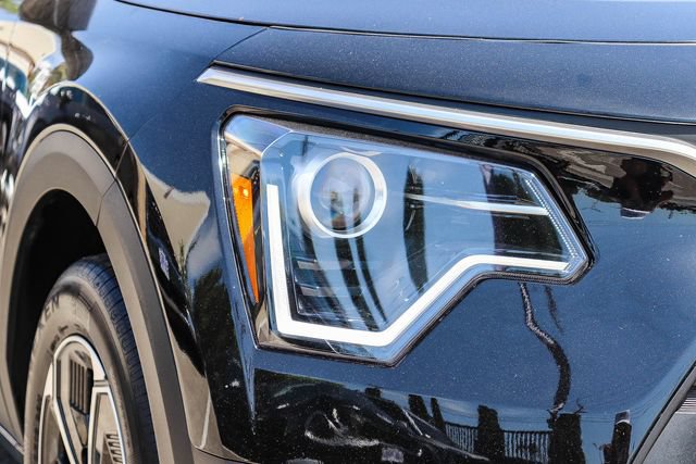 Certified 2025 Kia Niro EX FWD image 6