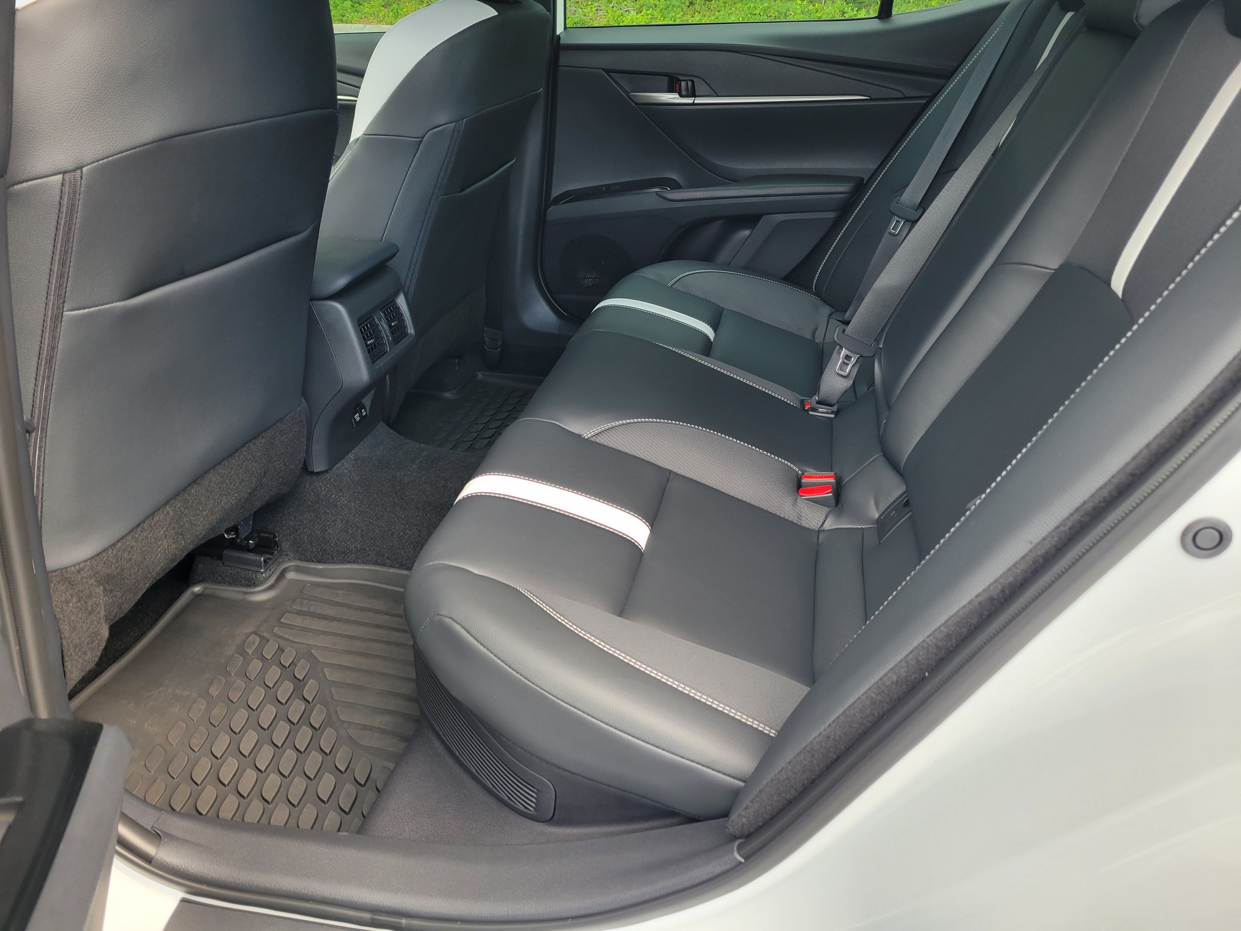 Used 2026 Toyota Camry SE FWD image 31