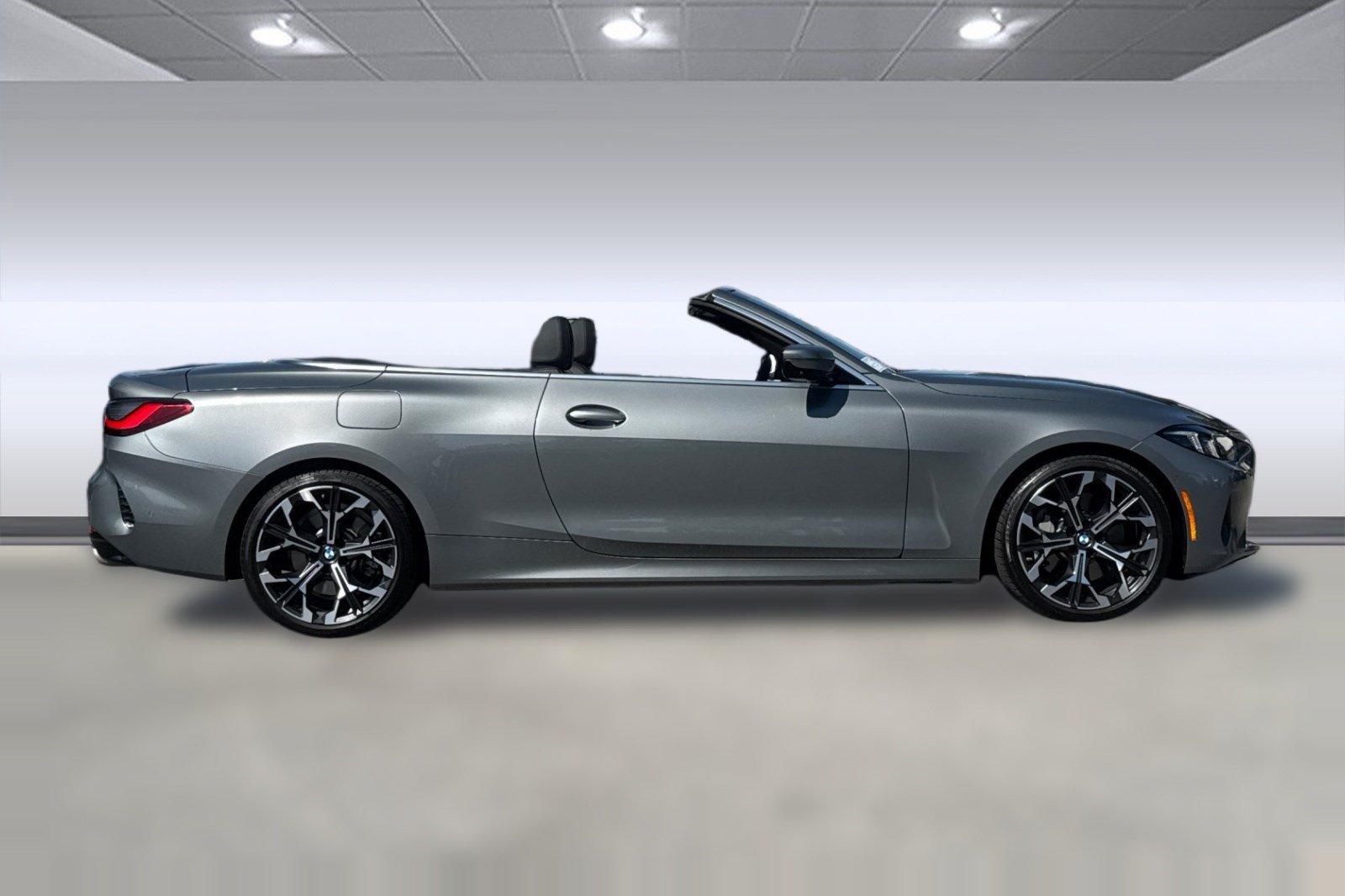 Used 2025 BMW 430i Convertible w/ Convenience Package RWD image 8