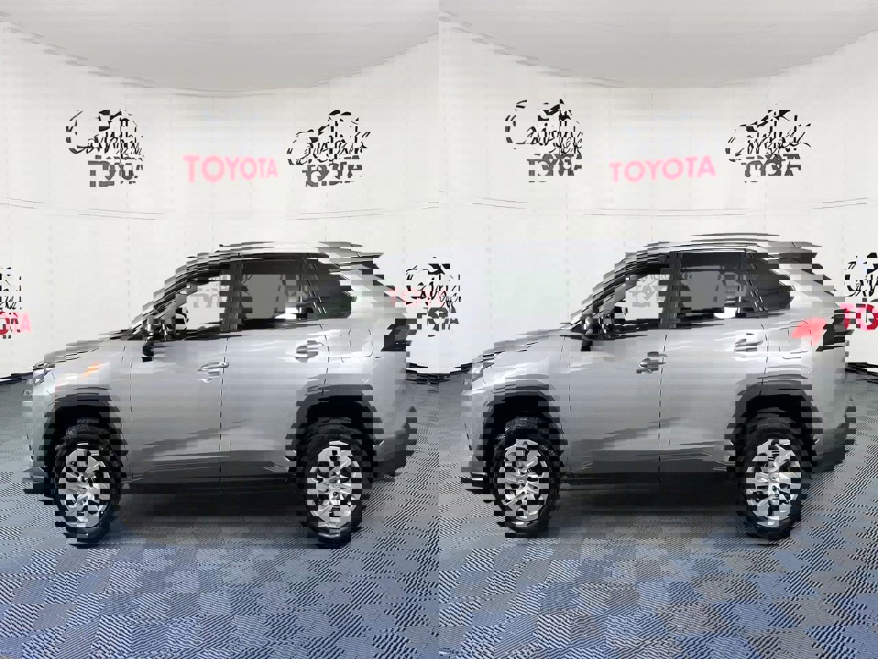 Used 2024 Toyota RAV4 LE image 4