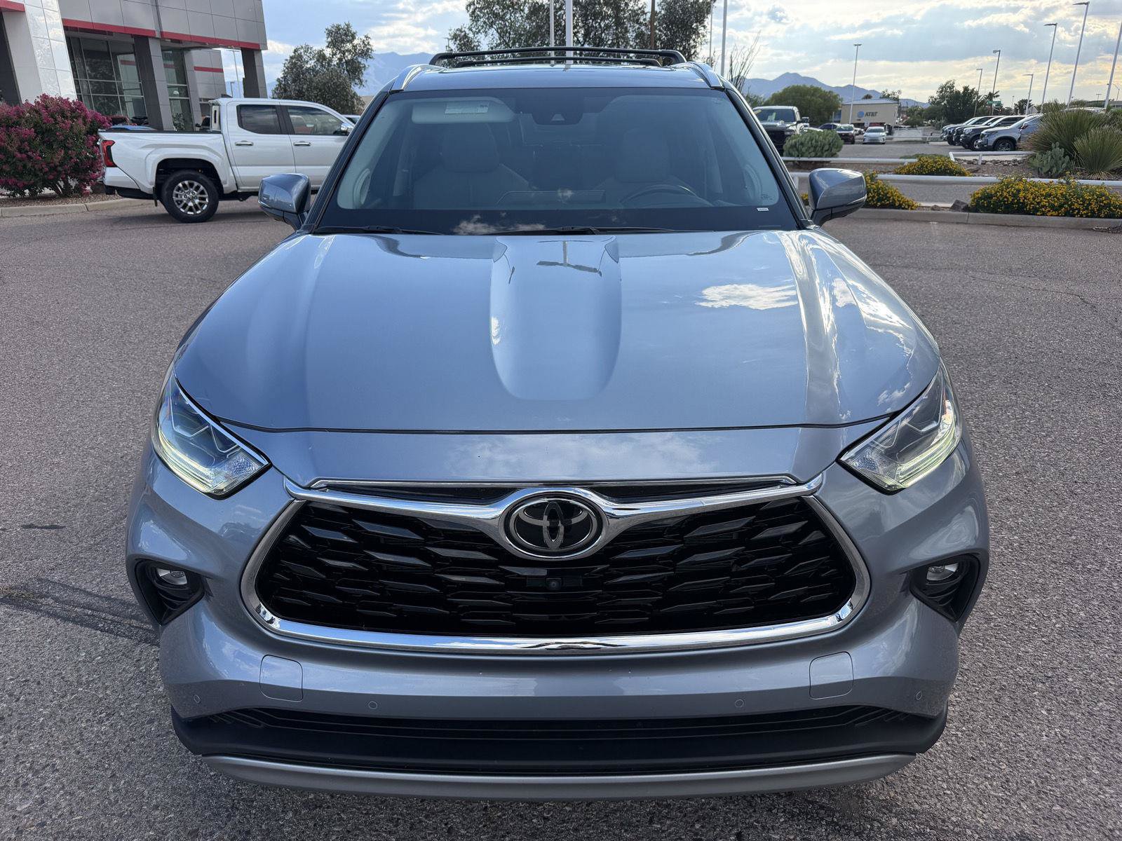 Used 2021 Toyota Highlander Platinum FWD image 8