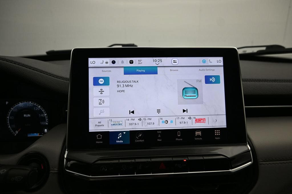 Used 2025 Jeep Compass Limited w/ Elite Group AWD/4WD image 16