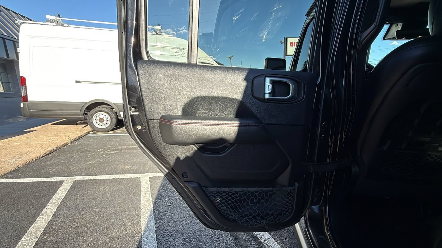 Used 2019 Jeep Wrangler Unlimited Rubicon AWD/4WD image 11