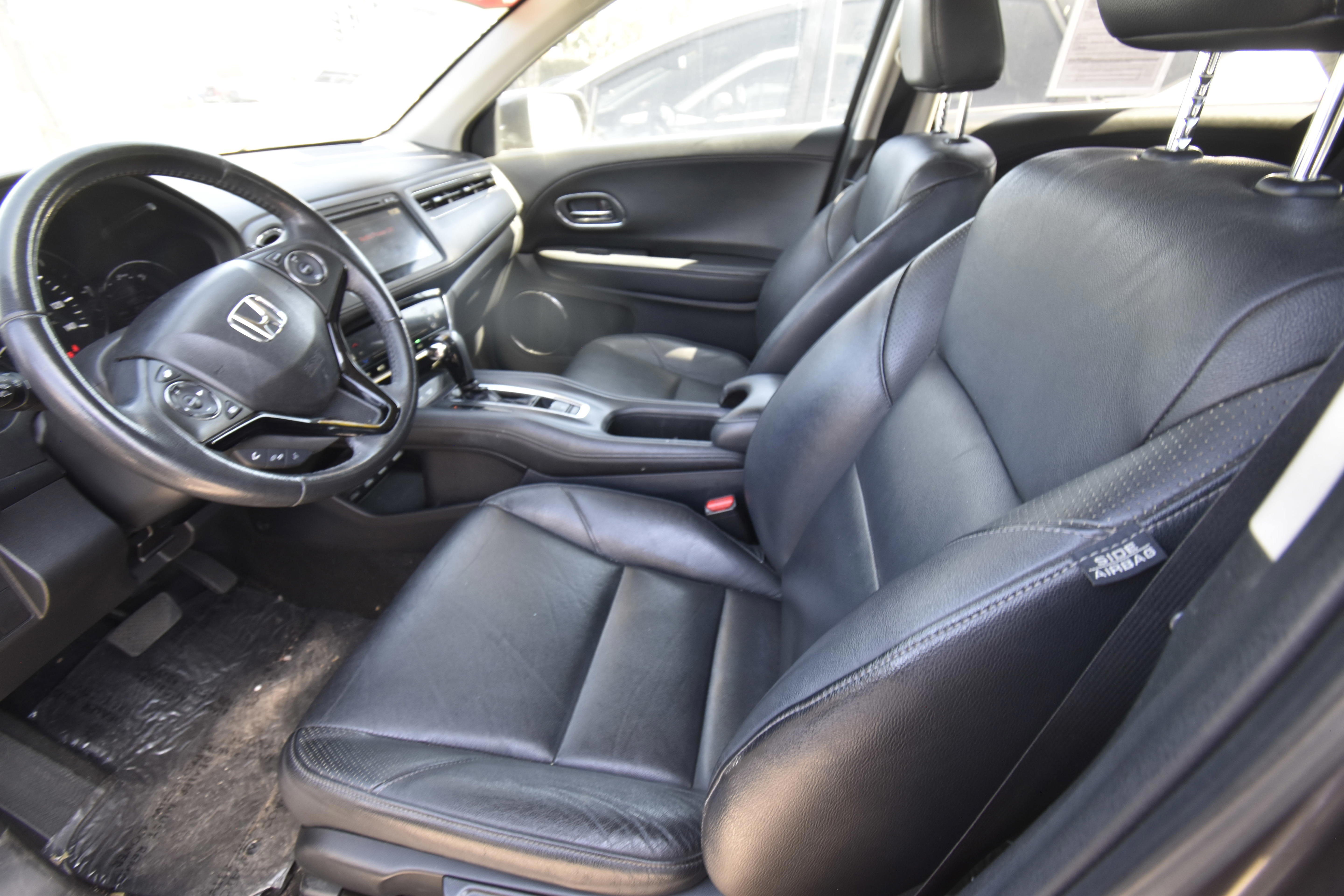 Used 2017 Honda HR-V EX-L image 2
