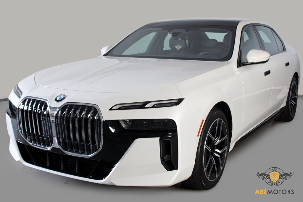 Used 2025 BMW 740i image 3