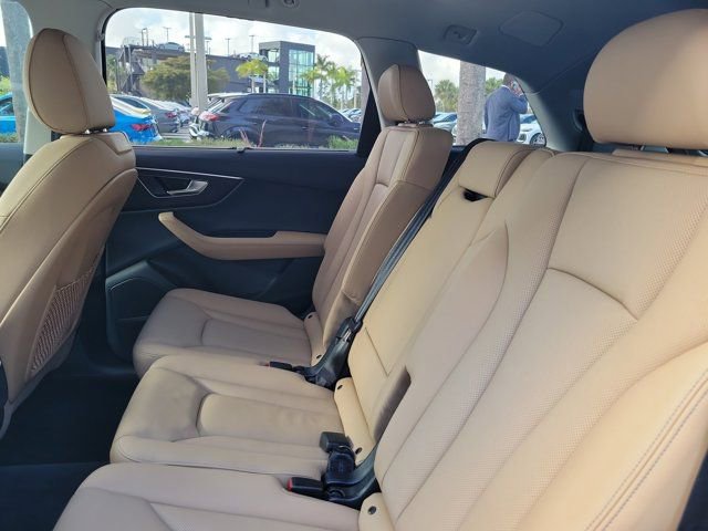 Used 2025 Audi Q7 3.0T Premium Plus w/ Premium Plus Package image 11