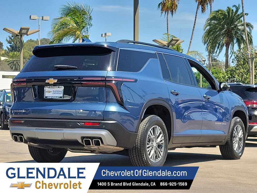 Certified 2025 Chevrolet Traverse LT FWD image 11