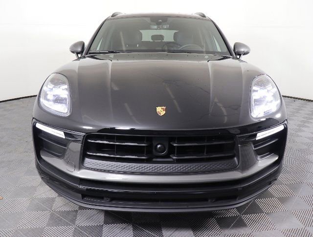 Used 2025 Porsche Macan image 5