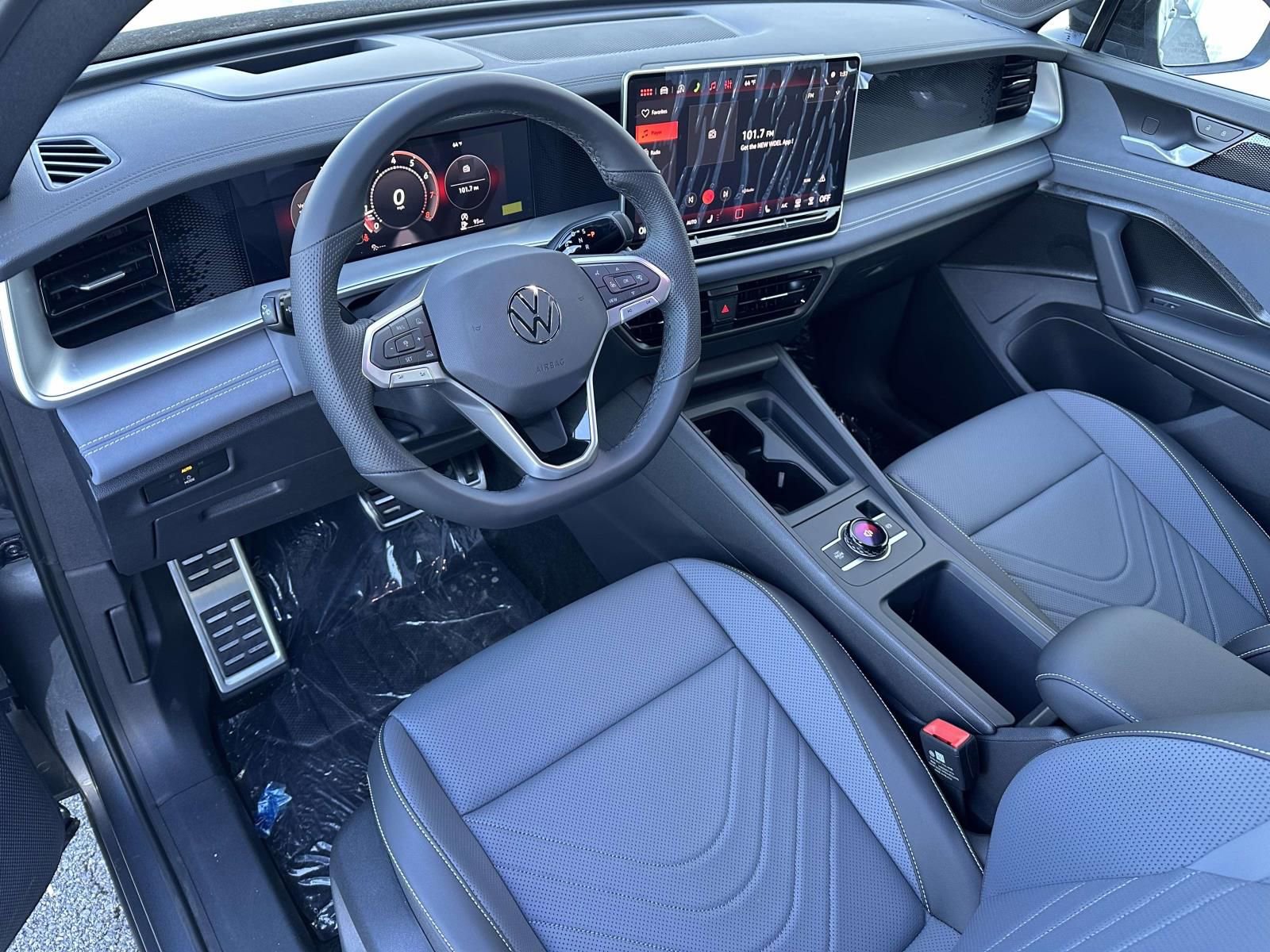 New 2026 Volkswagen Tiguan SE R-Line image 10