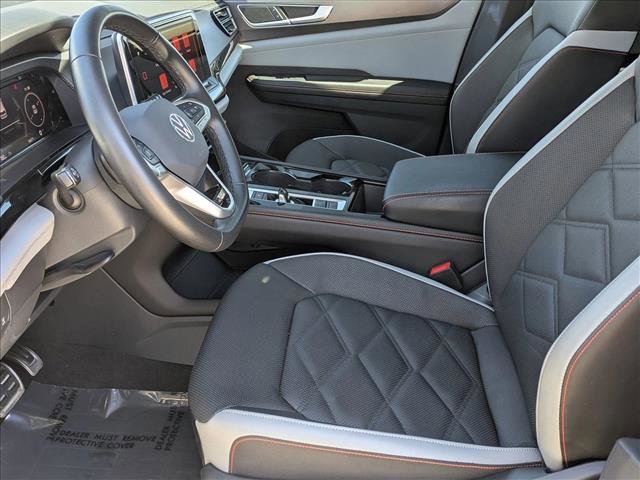 Used 2024 Volkswagen Atlas Peak Edition SE AWD/4WD image 16
