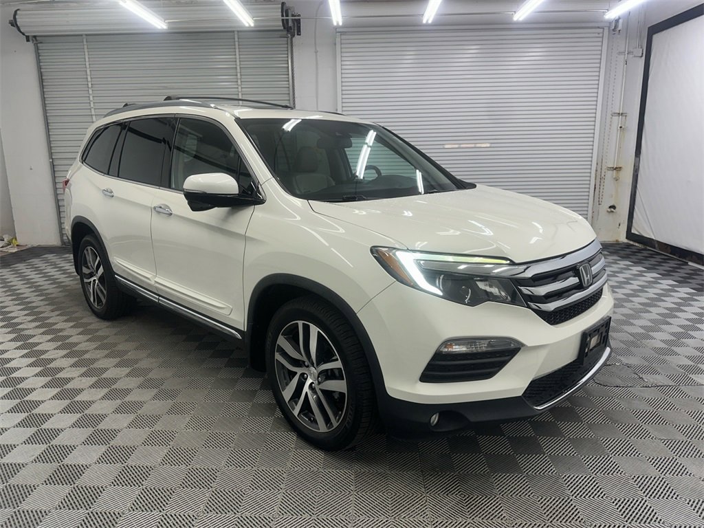 Used 2018 Honda Pilot Touring image 7
