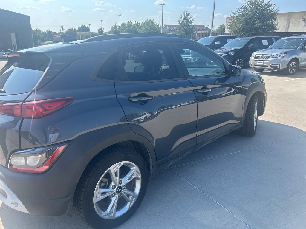 Used 2022 Hyundai Kona SEL FWD image 3