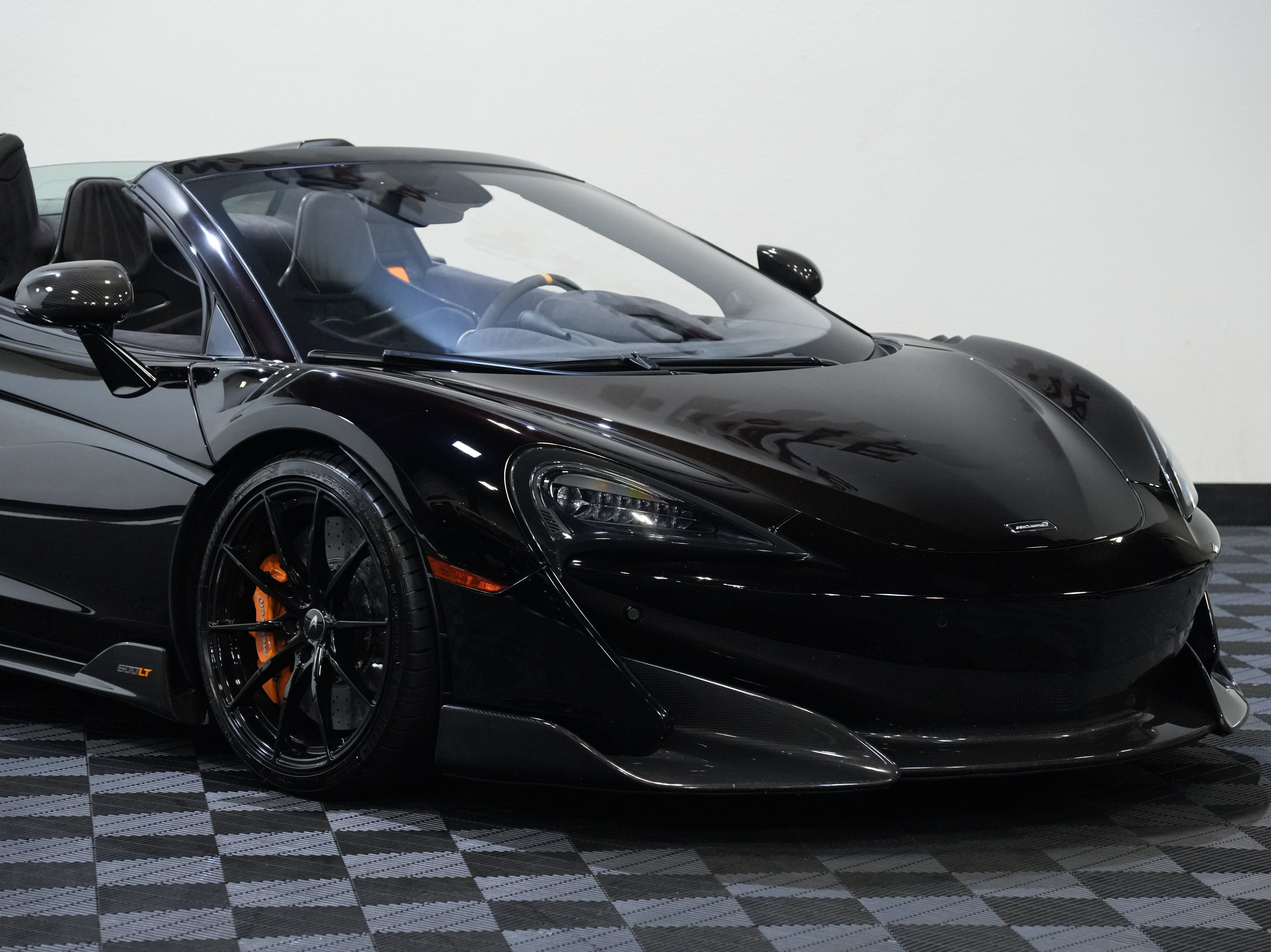 Used 2020 McLaren 600LT Spider RWD image 9
