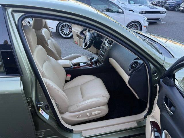 Used 2008 Lexus IS 250 w/ Premium Pkg RWD image 16
