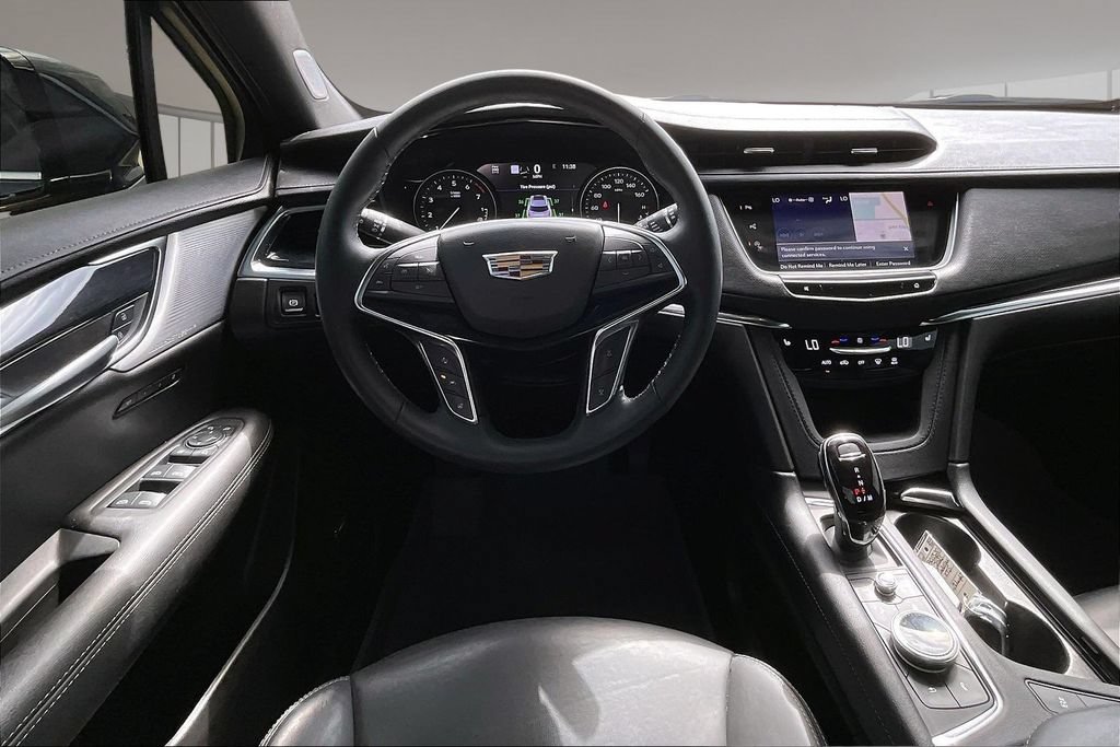 Used 2025 Cadillac XT5 Premium Luxury w/ Technology Package AWD/4WD image 5