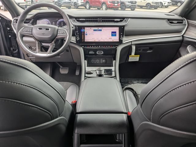 New 2026 Jeep Grand Cherokee Altitude AWD/4WD image 17