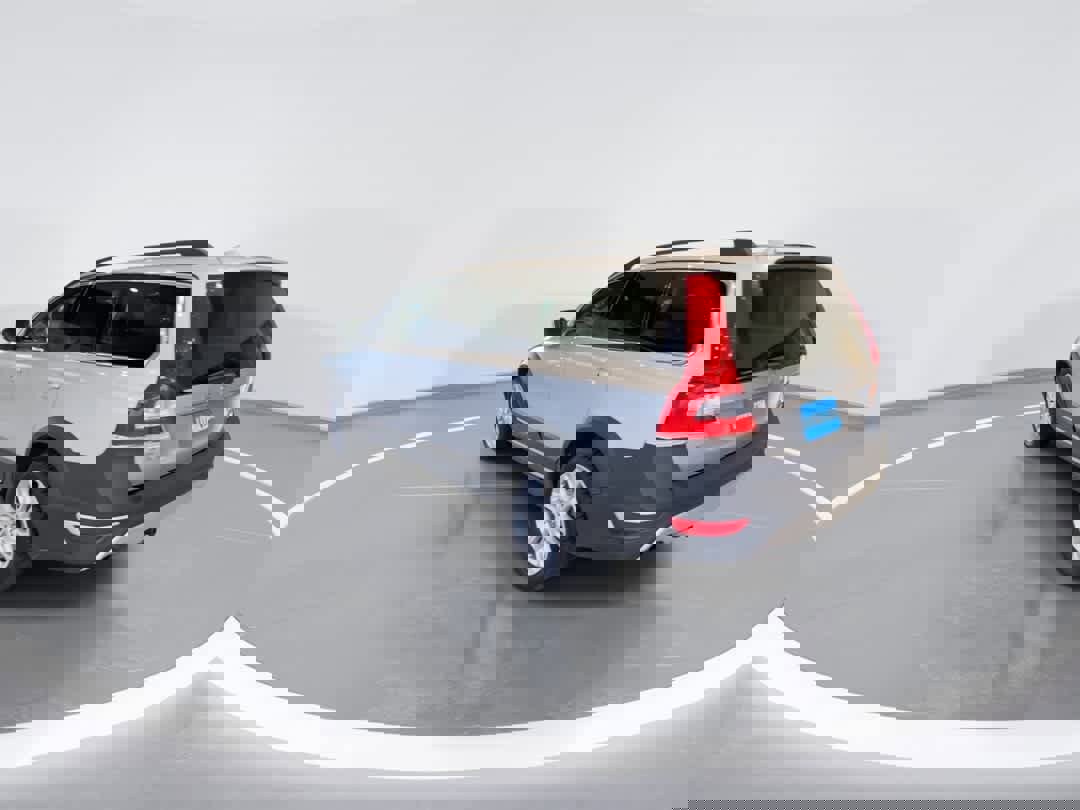 Used 2016 Volvo XC70 T5 Premier w/ Proximity Package image 6