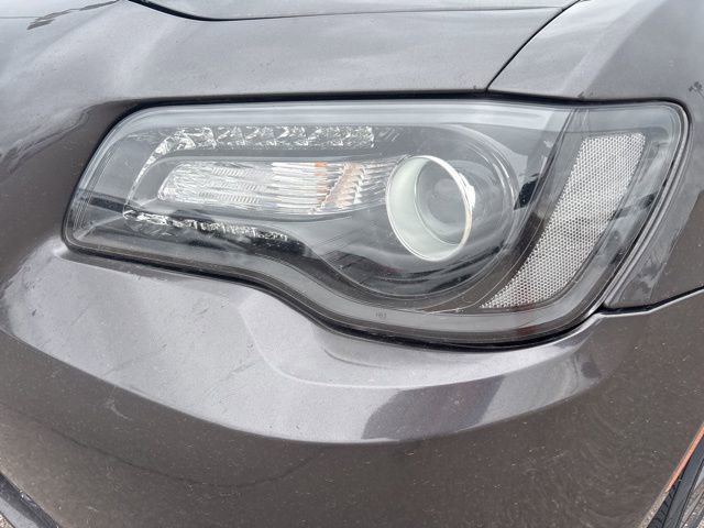 Used 2018 Chrysler 300 S image 9