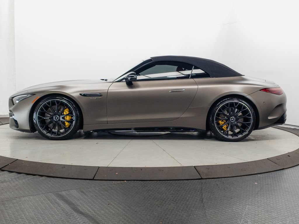 Used 2022 Mercedes-Benz SL 55 AMG 4MATIC w/ Driver Assistance Package image 4